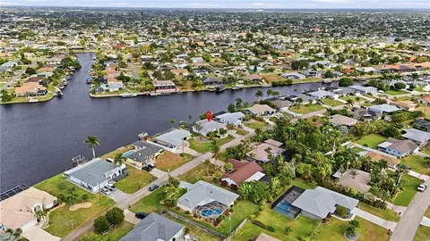 329 SE 33rd Ter, Cape Coral, FL 33904