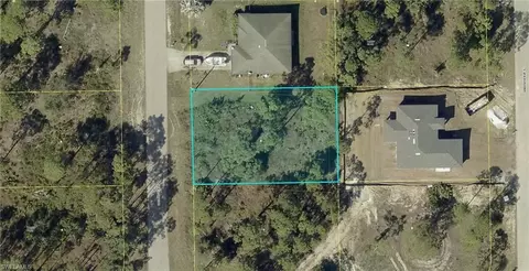 813 Oakridge Ave S, Lehigh Acres, FL 33974