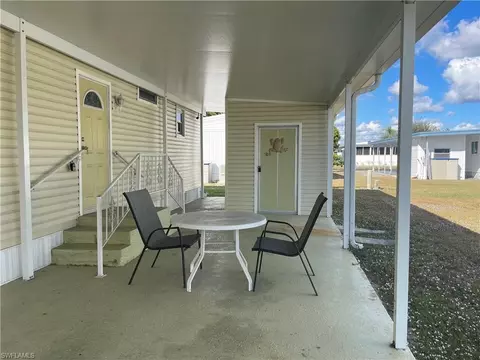7 Elder St, Alva, FL 33920 photo 2