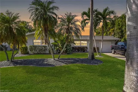 5356 Delano Ct, Cape Coral, FL 33904