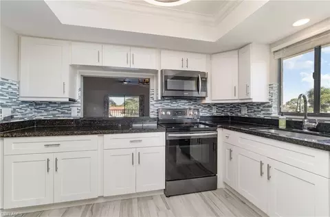4321 Country Club Blvd #207, Cape Coral, FL 33904