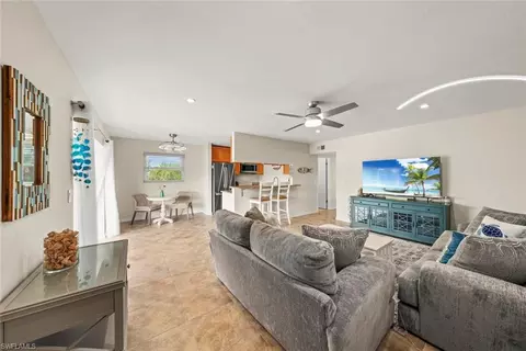 601 Periwinkle Way #D5, Sanibel, FL 33957