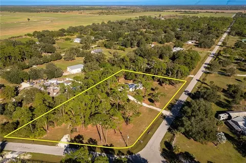 250 Trader Rd, Labelle, FL 33935