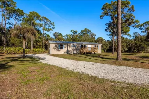 250 Trader Rd, Labelle, FL 33935 photo 2