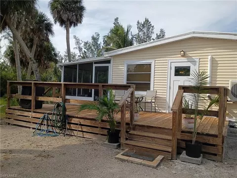 7867 Raymary St, Bokeelia, FL 33922