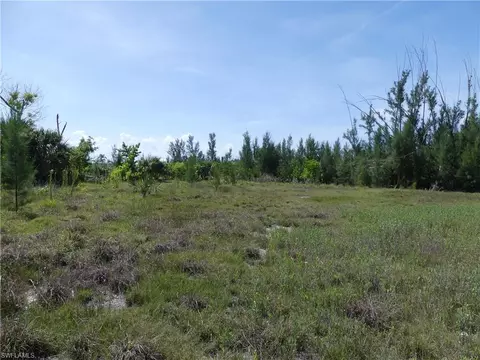 2790 Date St, Saint James City, FL 33956