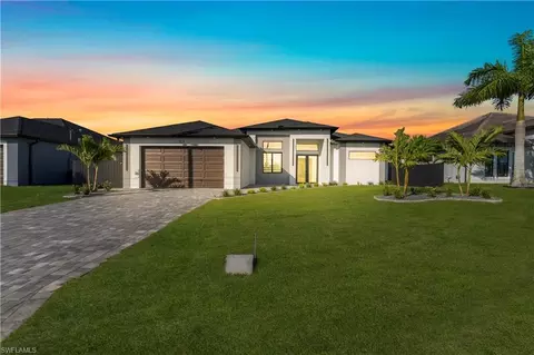 921 NW 8th Ter, Cape Coral, FL 33993
