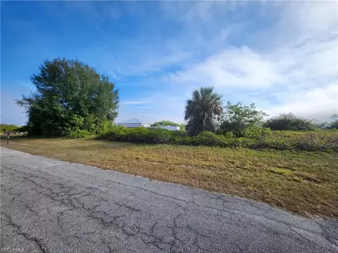 7022 Calder Cir, Labelle, FL 33935