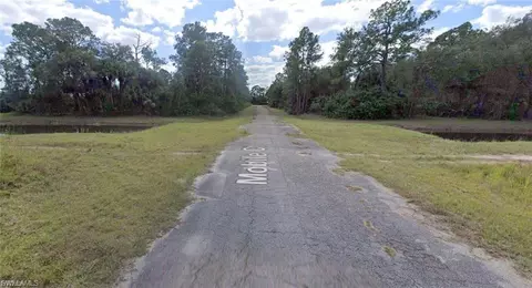 1844 Mobile Ct, Lehigh Acres, FL 33972