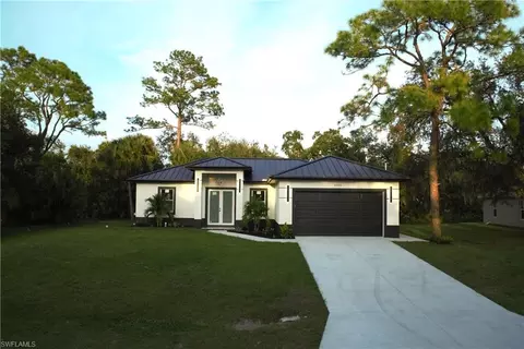 6050 N Moss Cir, Labelle, FL 33935