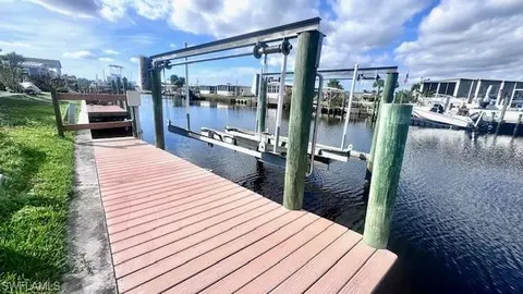5519 Sir Walter Way, North Fort Myers, FL 33917