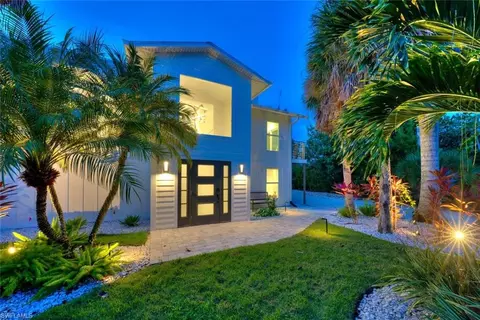9455 Coventry Ct, Sanibel, FL 33957