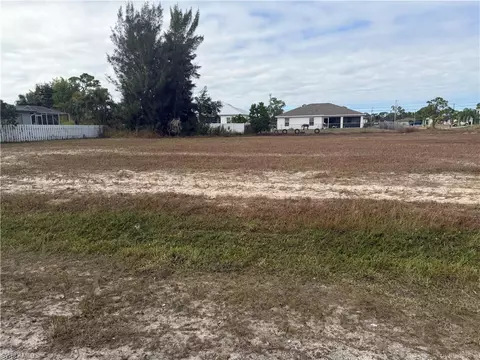 2020 NW 25th Pl, Cape Coral, FL 33993