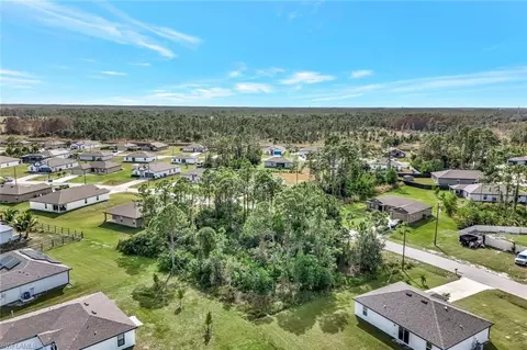 867 Youngreen Dr, Fort Myers, FL 33913
