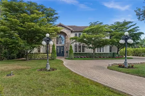 9250 The Ln, Naples, FL 34109