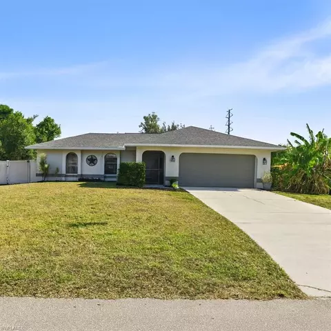 613 SW Santa Barbara Pl, Cape Coral, FL 33991