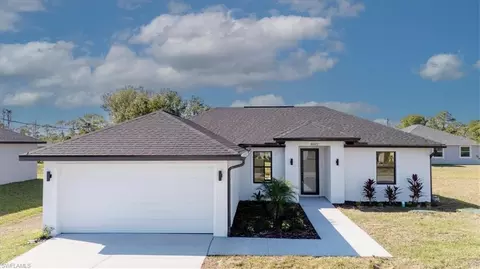 8042 Buttercup Cir, Labelle, FL 33935