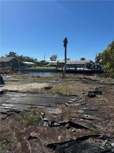 2359 Sycamore St, Other, FL 33956