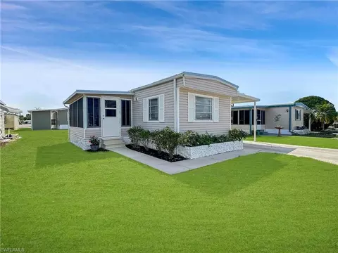 320 Domingo Dr, Fort Myers, FL 33905