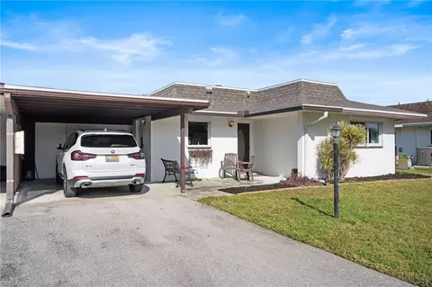 854 Pangola Dr, North Fort Myers, FL 33903