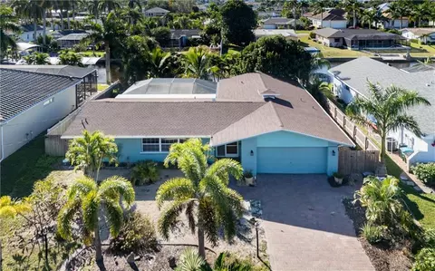 826 Monticello Ct, Cape Coral, FL 33904