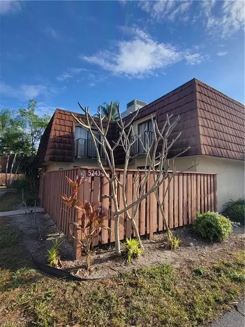 5243 Cedarbend Dr #2, Fort Myers, FL 33919