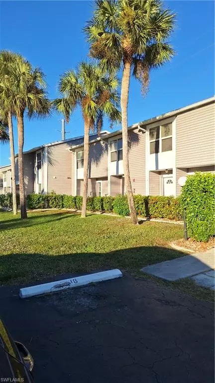 4703 SW Santa Barbara Pl #15, Cape Coral, FL 33914