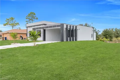 907 E 9th St, Lehigh Acres, FL 33972 photo 4