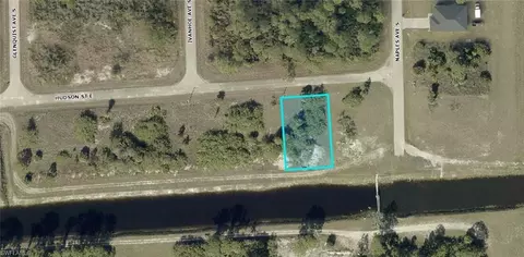 1250 Hudson St E, Lehigh Acres, FL 33974
