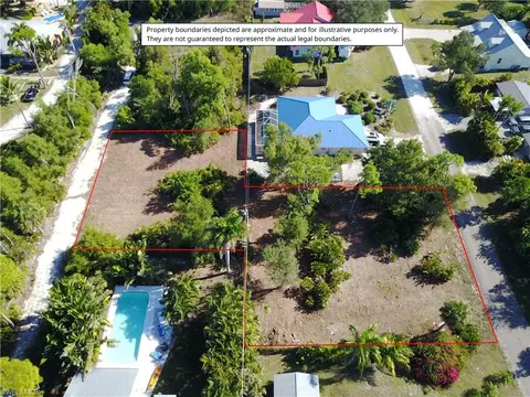 7472 Sundiet Blvd, Bokeelia, FL 33922