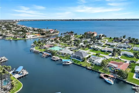 441 Bayshore Dr, Cape Coral, FL 33904