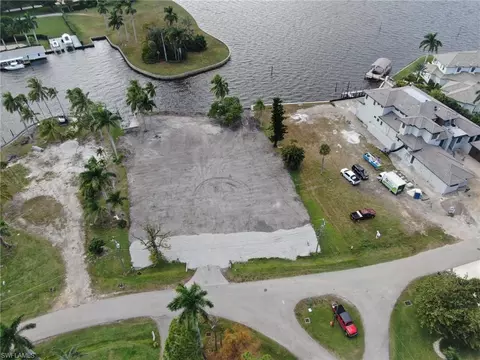6932 Old Whiskey Creek Dr, Fort Myers, FL 33919