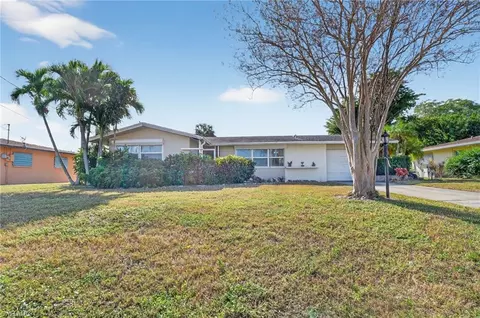 1718 SE 29th Ln, Cape Coral, FL 33904