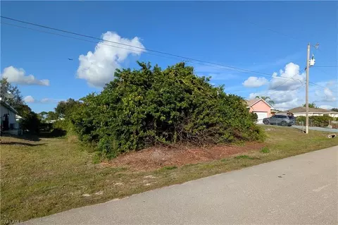 2806 39th St SW, Lehigh Acres, FL 33976