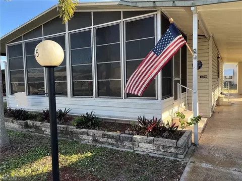 65 Sunset Cir, North Fort Myers, FL 33903