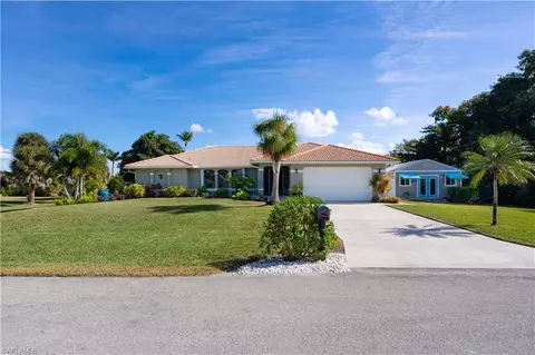 12070 Bohman Ln, Bokeelia, FL 33922