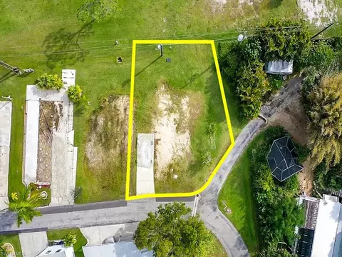 20791 Garden Dr, Estero, FL 33928