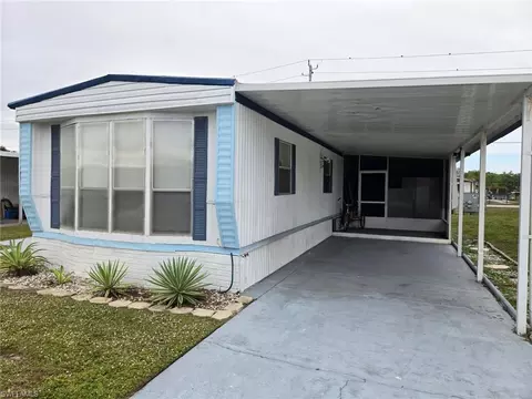 266 Poinsettia Dr, Fort Myers, FL 33905