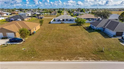 913 Andalusia Blvd, Cape Coral, FL 33909