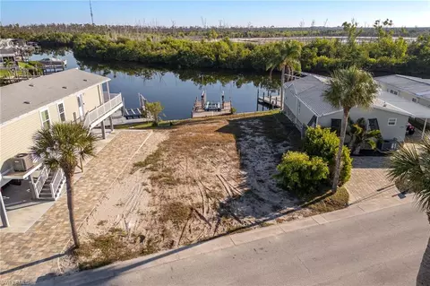 17781 Bryan Ct, Fort Myers Beach, FL 33931
