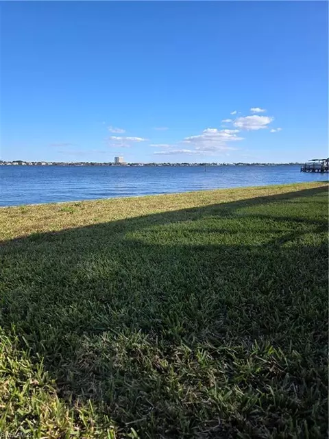 1750 Sandy Cir, Cape Coral, FL 33904