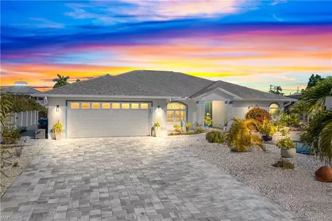 3446 Pinetree Dr, Saint James City, FL 33956