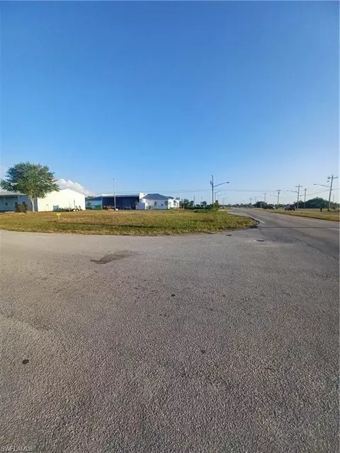 802806 NE 7th Ter, Cape Coral, FL 33909