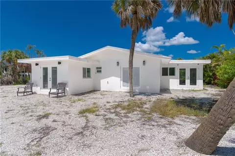 450 Birdsong Pl, Sanibel, FL 33957