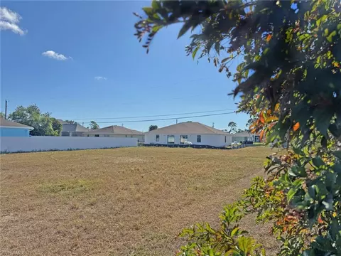 1130 SW Trafalgar Pkwy, Cape Coral, FL 33991