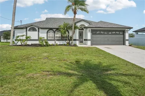 479 NE 2nd Pl, Cape Coral, FL 33909