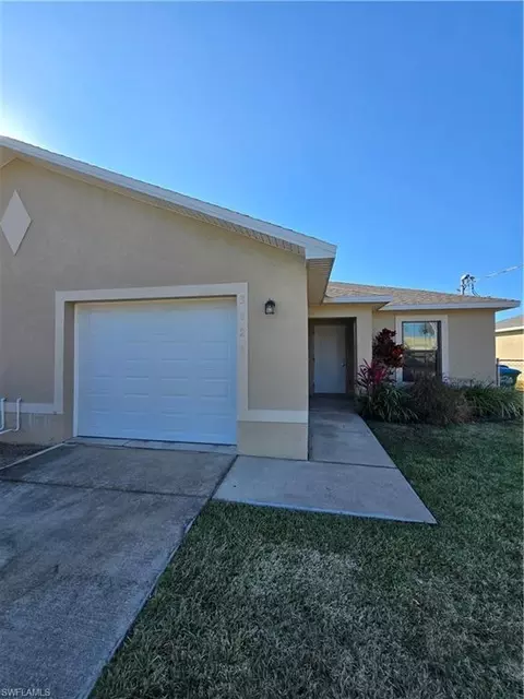 38203822 SW 16th Pl, Cape Coral, FL 33914