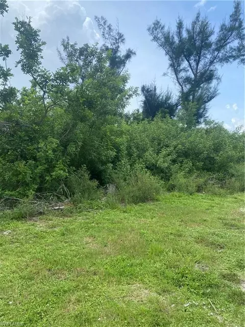 3416 SW 8th St, Cape Coral, FL 33991