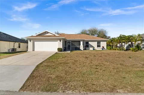 844 NE 6th Pl, Cape Coral, FL 33909