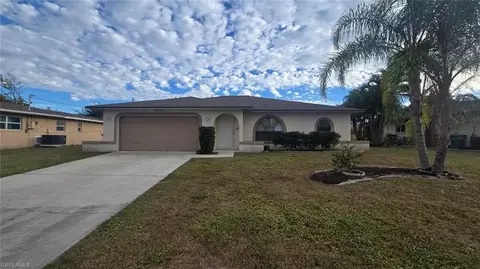 1012 SE 42nd Ln, Cape Coral, FL 33904
